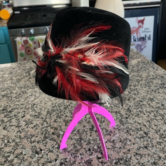 Vintage velvet and feathers hat - Picture 5 of 7